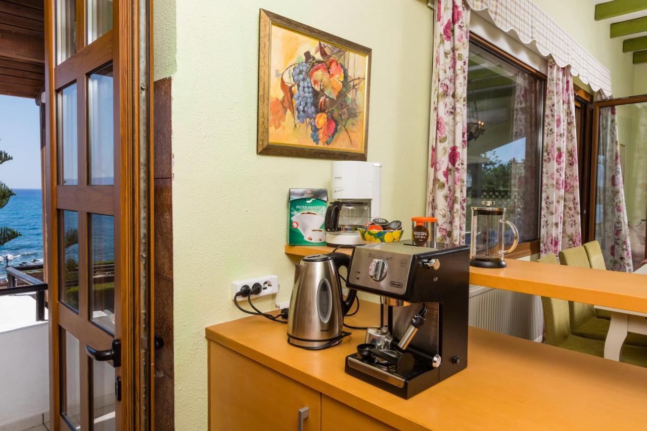 Beachfront Family Villa Katerina With Private Pool, Playground, Bbq & Amazing Sea Views! Petres  Zewnętrze zdjęcie