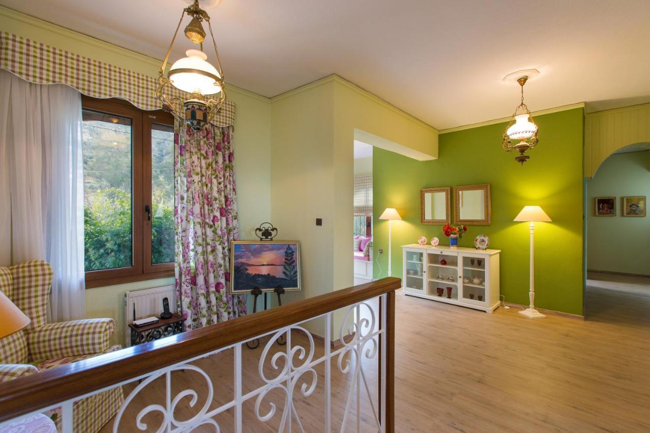 Beachfront Family Villa Katerina With Private Pool, Playground, Bbq & Amazing Sea Views! Petres  Zewnętrze zdjęcie