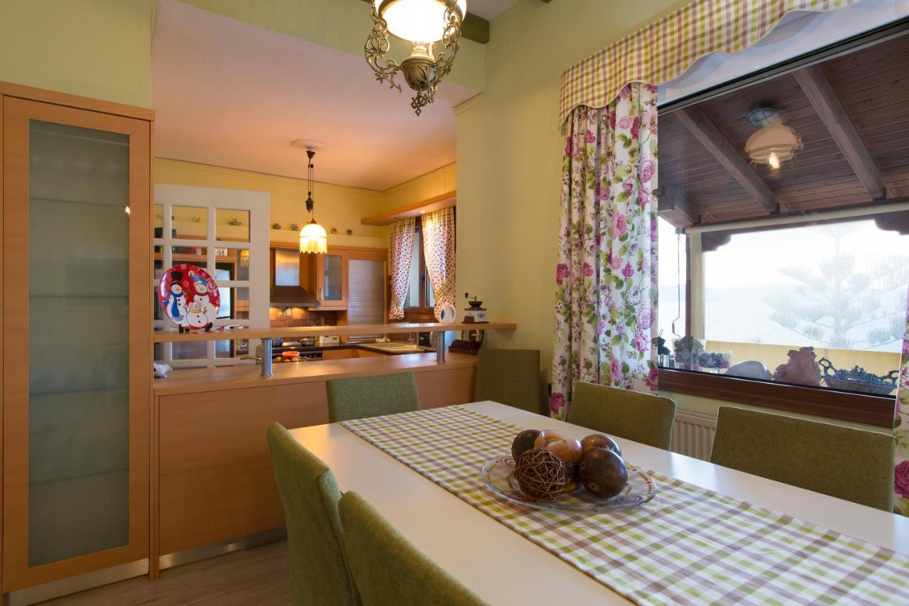 Beachfront Family Villa Katerina With Private Pool, Playground, Bbq & Amazing Sea Views! Petres  Zewnętrze zdjęcie