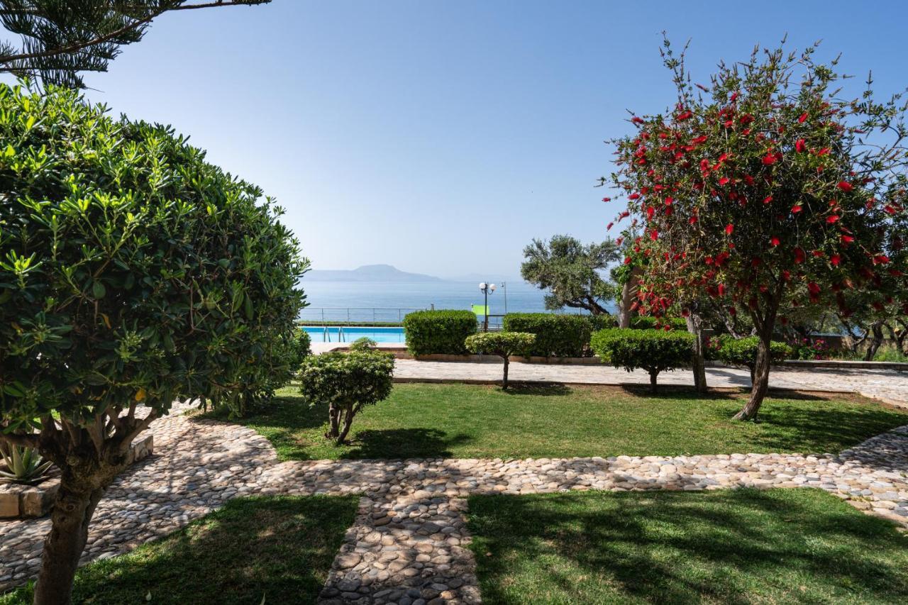 Beachfront Family Villa Katerina With Private Pool, Playground, Bbq & Amazing Sea Views! Petres  Zewnętrze zdjęcie